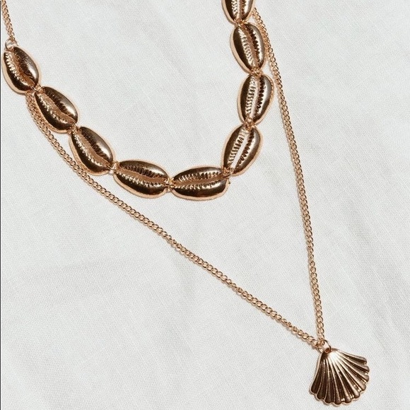 LAST ONE Cowrie Choker + Shell Pendent Necklace - Picture 4 of 7